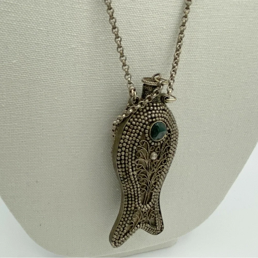 Vintage Metal Tibetan Filigree Perfume/Snuff Bottle Vial Fish Pendant Necklace - Picture 14 of 15